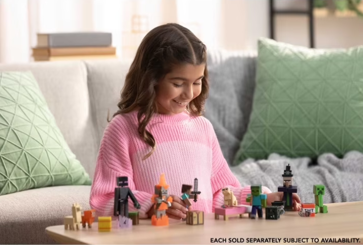 Minecraft Action Figures & Accessories Collection, 3.25-inch Scale & Pixelated Design (Characters May Vary)